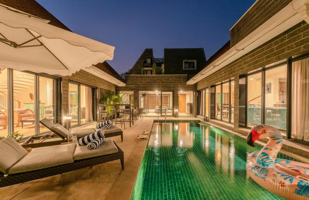 City Chic Luxury Villa With Private Pool Available As 3Bhk And 6Bhk-1